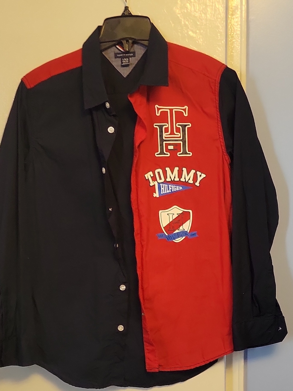 Tommy Hilfiger Men’s Two-Tone Red & Black Logo Shirt - Picture 3 of 5